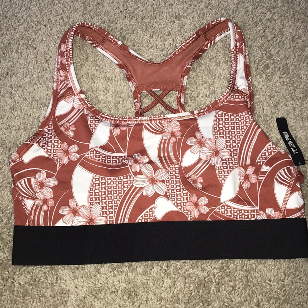 NWT Victoria Sport Sports Bra Size Medium VSX